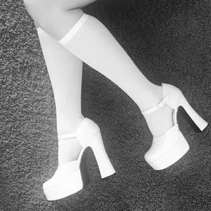 Meet your Posher, Constance